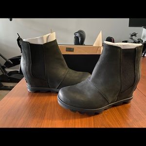 Sorel wedge waterproof rain boots